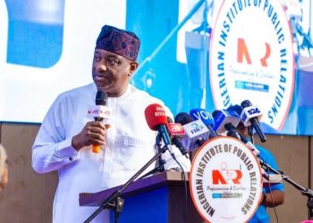 Senator Tells Aviation Minister To Stop Airport Officials from begging travellers